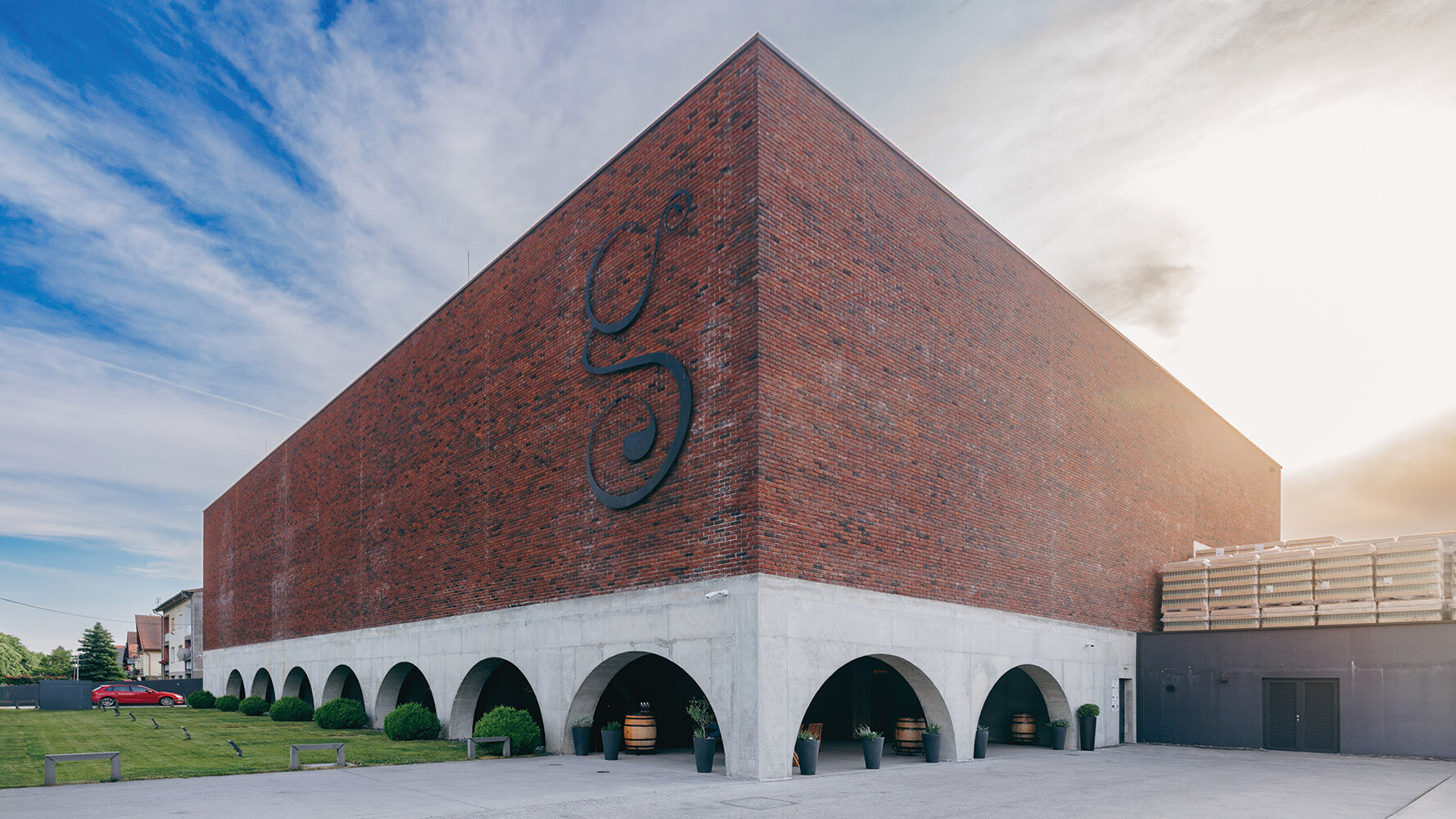 Galić Winery offers two experiences of Slavonia: Kutjevo is a wine destination, Brodski Stupnik is for relaxation